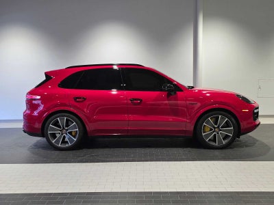 2023 Porsche Cayenne Turbo S E-Hybrid