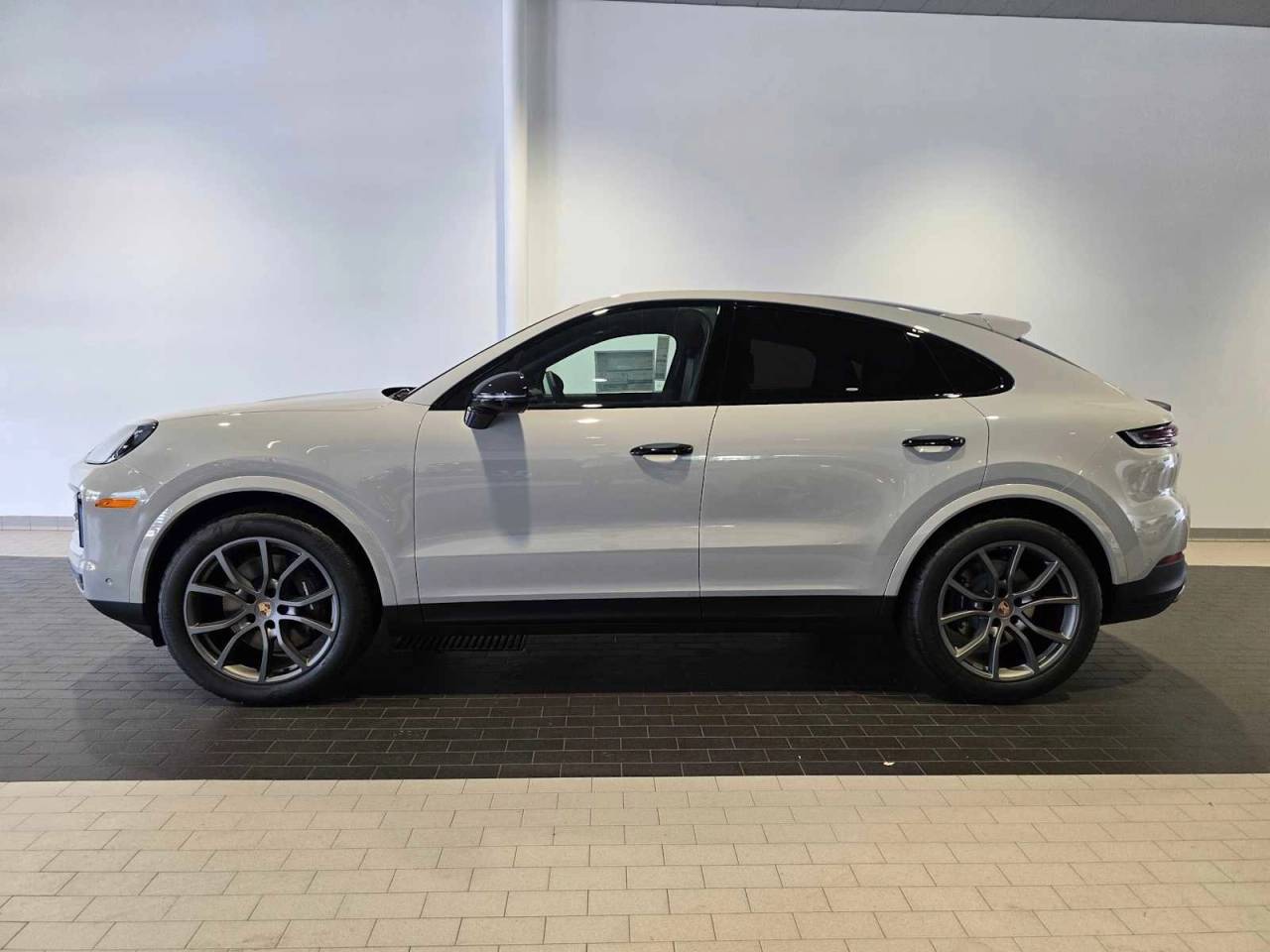 2025 Porsche Cayenne Base
