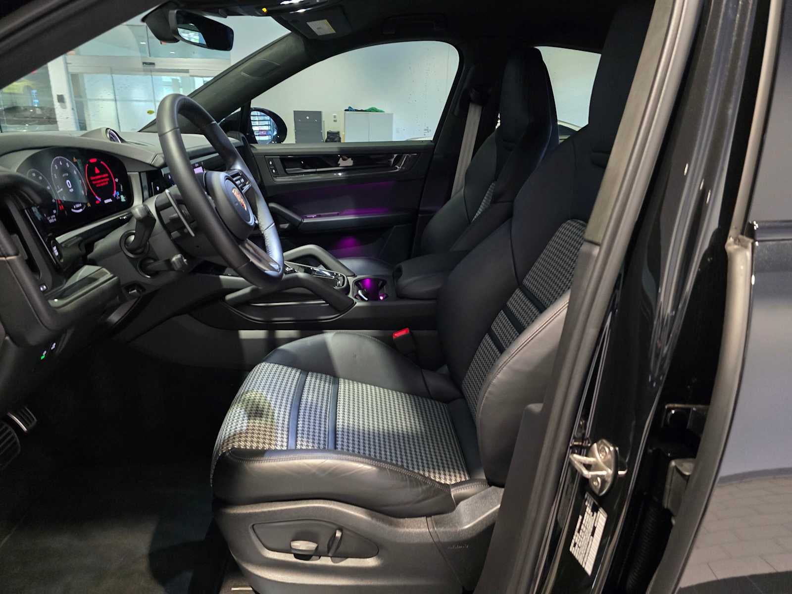 2025 Porsche Cayenne GTS