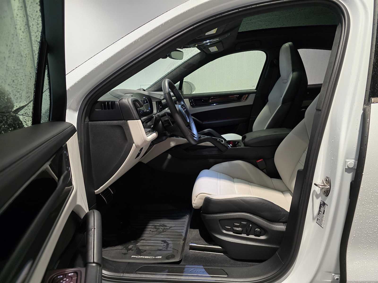 2025 Porsche Cayenne Turbo E-Hybrid