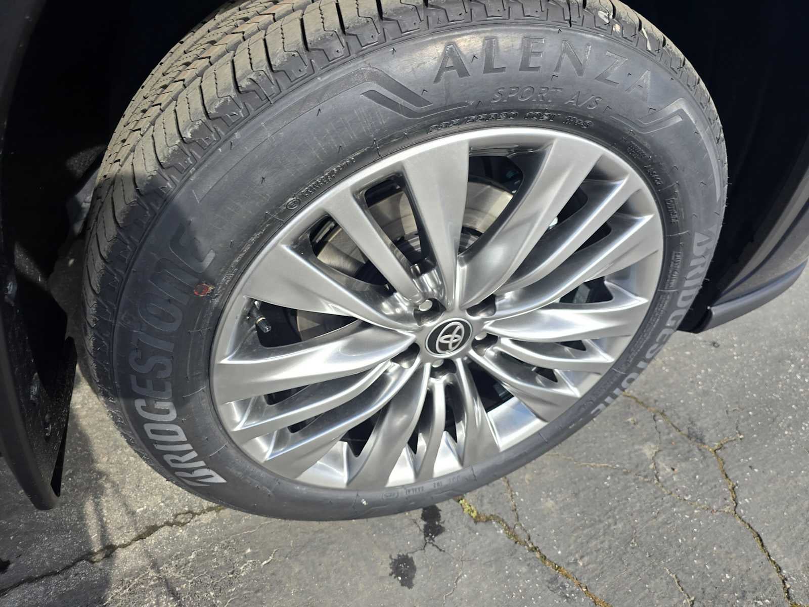 2026 Toyota Highlander Hybrid Platinum