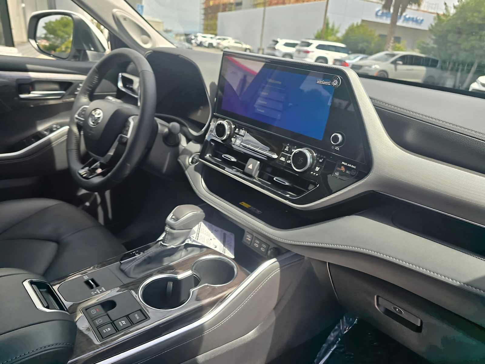 2026 Toyota Highlander Hybrid Platinum