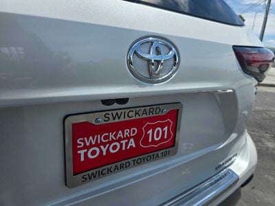 2026 Toyota Highlander Hybrid Platinum