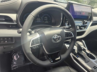 2026 Toyota Highlander Hybrid Platinum