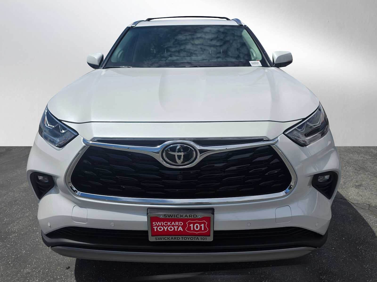 2026 Toyota Highlander Hybrid Platinum