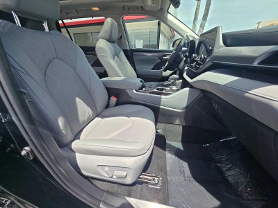 2026 Toyota Highlander Hybrid Platinum