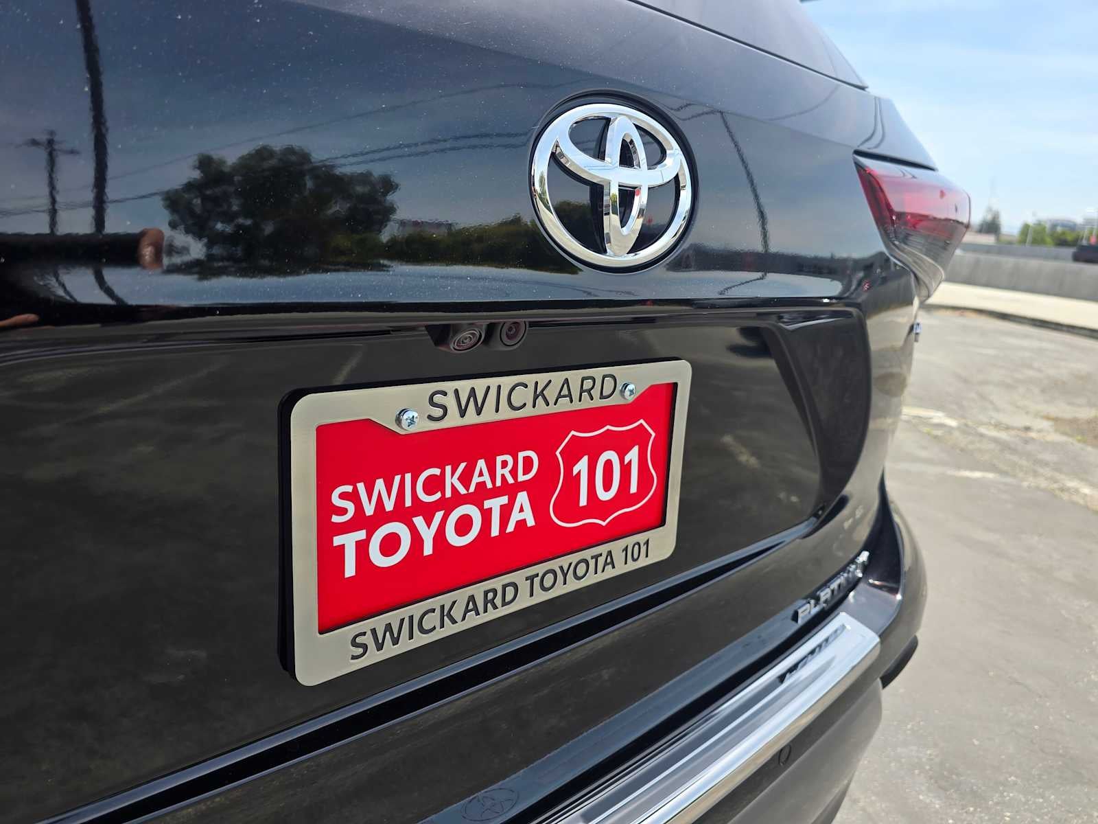 2026 Toyota Highlander Hybrid Platinum