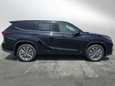 2026 Toyota Highlander Hybrid Platinum