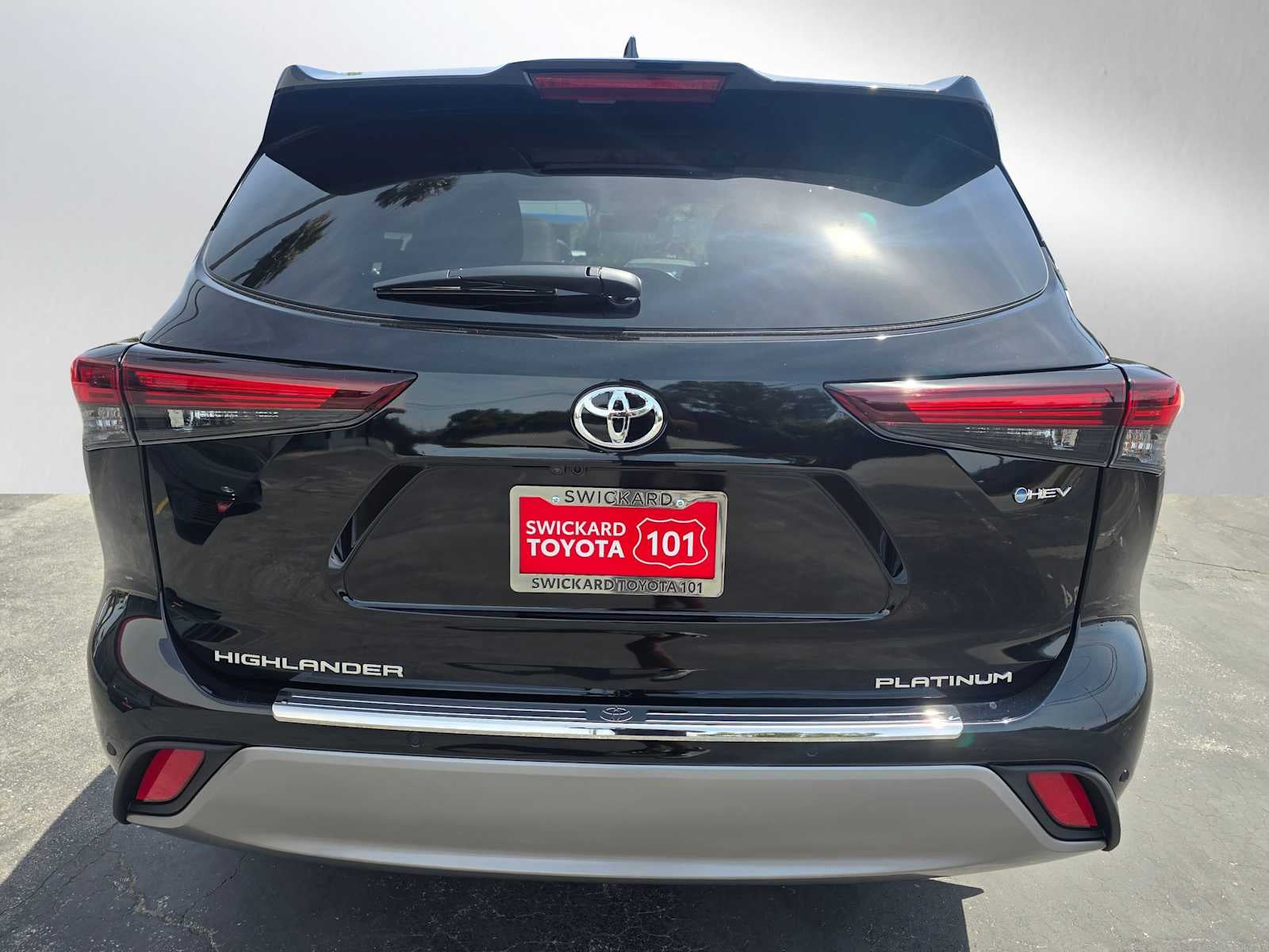 2026 Toyota Highlander Hybrid Platinum