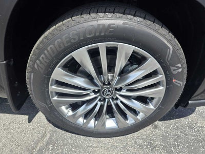 2026 Toyota Highlander Hybrid Platinum