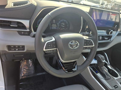 2026 Toyota Highlander Hybrid Platinum