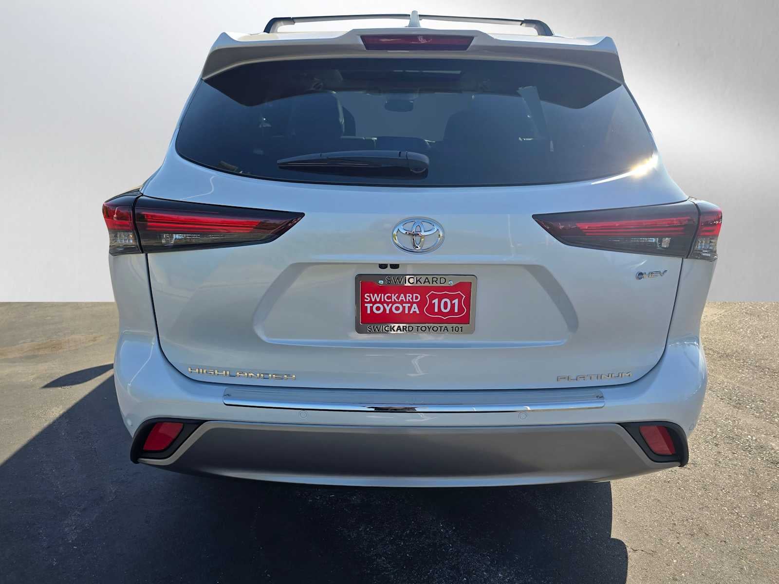 2026 Toyota Highlander Hybrid Platinum