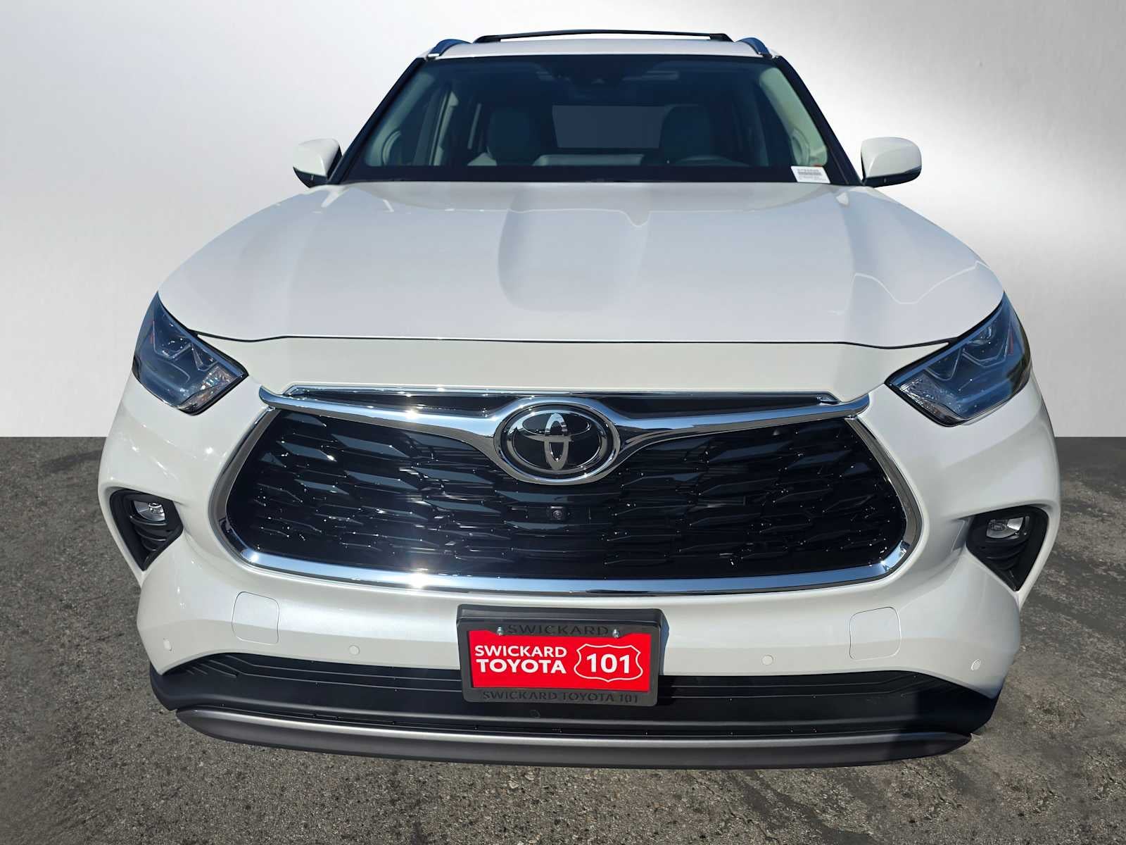 2026 Toyota Highlander Hybrid Platinum