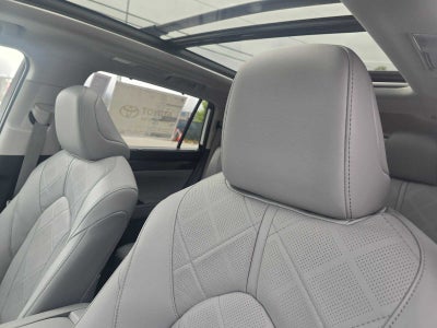 2026 Toyota Highlander Hybrid Platinum