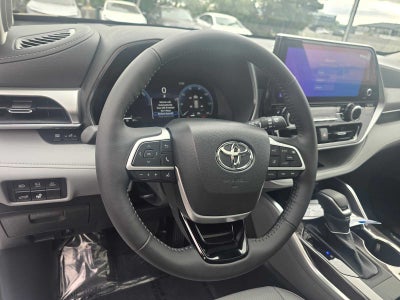 2026 Toyota Highlander Hybrid Platinum