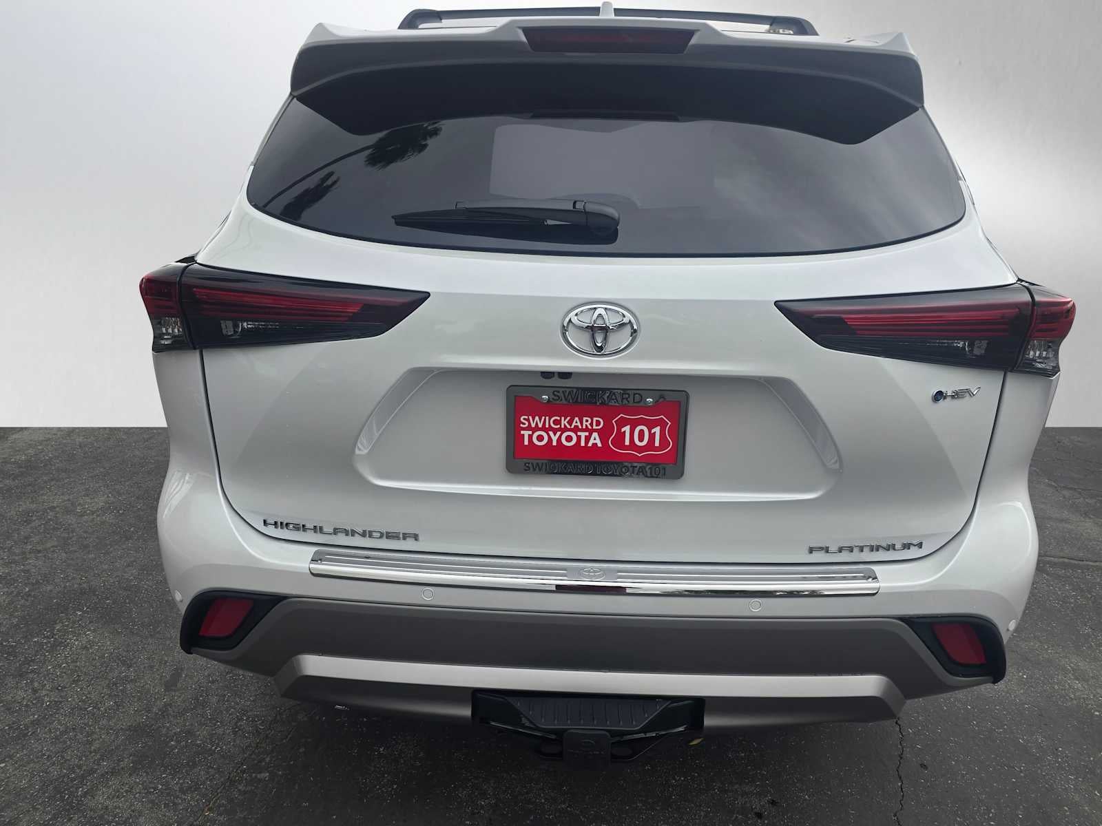 2026 Toyota Highlander Hybrid Platinum