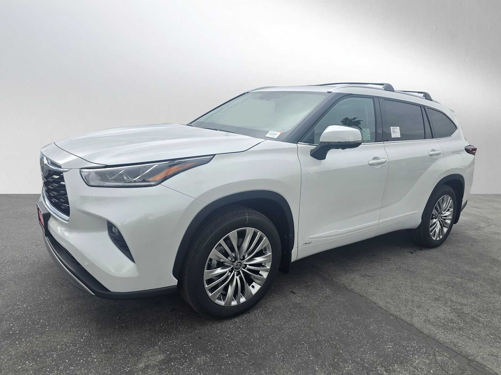 2026 Toyota Highlander Hybrid Platinum