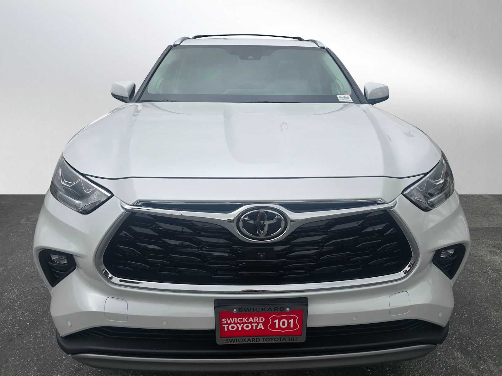 2026 Toyota Highlander Hybrid Platinum