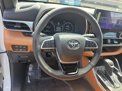 2026 Toyota Highlander Hybrid Platinum