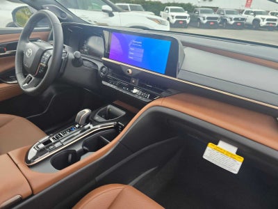 2025 Toyota Toyota Crown Signia Limited