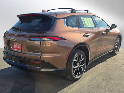 2025 Toyota Toyota Crown Signia XLE