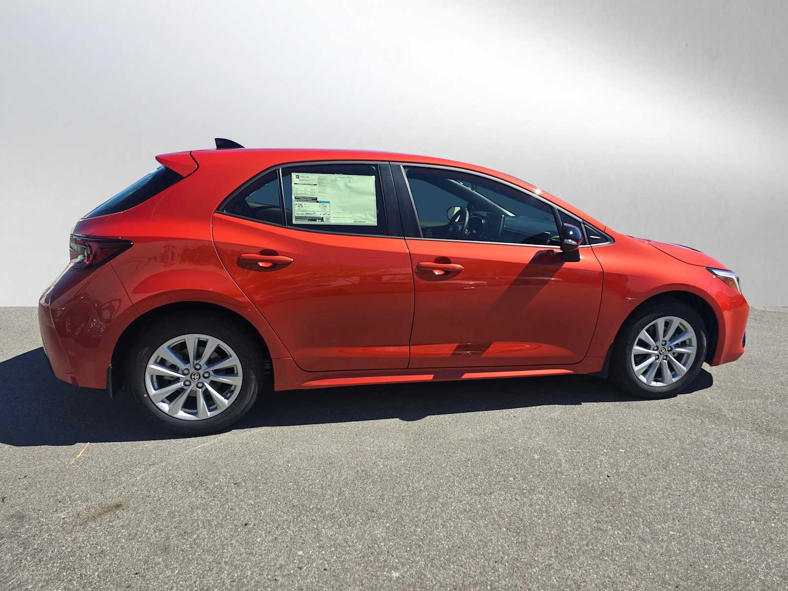 2026 Toyota Corolla Hatchback SE